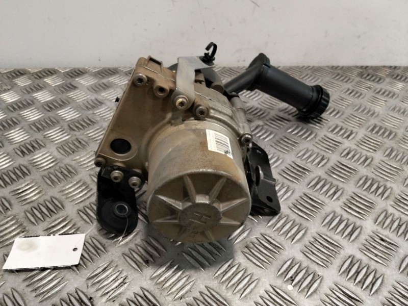 Recambio de bomba direccion para peugeot partner furgoneta/monovolumen 1.6 bluehdi 100 referencia OEM IAM 9813664780  
