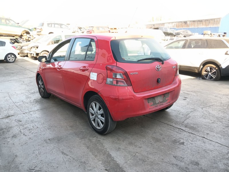toyota yaris (_p9_) del año 2011