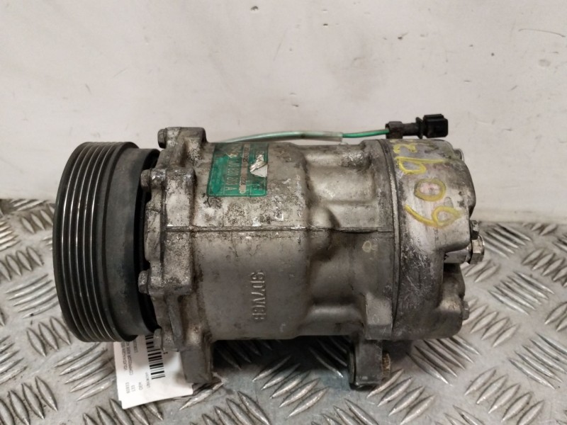 Recambio de compresor aire acondicionado para volkswagen golf iv (1j1) 1.9 tdi referencia OEM IAM 1J0820803A  