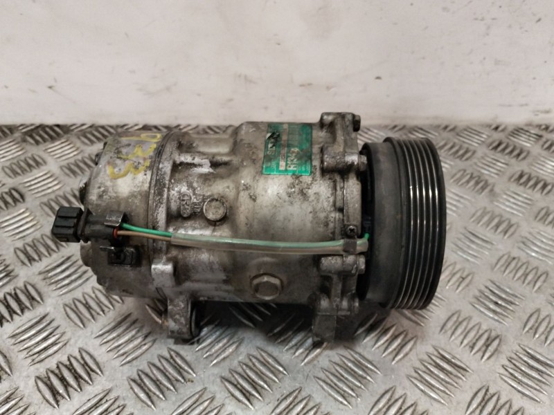 Recambio de compresor aire acondicionado para volkswagen golf iv (1j1) 1.9 tdi referencia OEM IAM 1J0820803A  