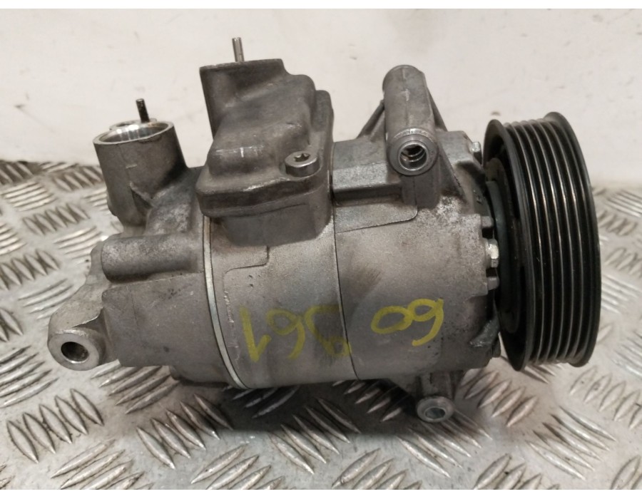 Recambio de compresor aire acondicionado para seat ibiza iv (6j5, 6p1) 1.6 tdi referencia OEM IAM 5N0820803E  