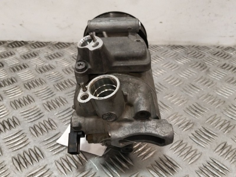 Recambio de compresor aire acondicionado para seat ibiza iv (6j5, 6p1) 1.6 tdi referencia OEM IAM 5N0820803E  