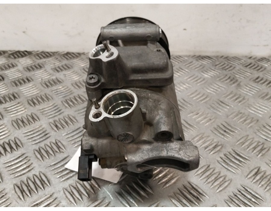 Recambio de compresor aire acondicionado para seat ibiza iv (6j5, 6p1) 1.6 tdi referencia OEM IAM 5N0820803E  
