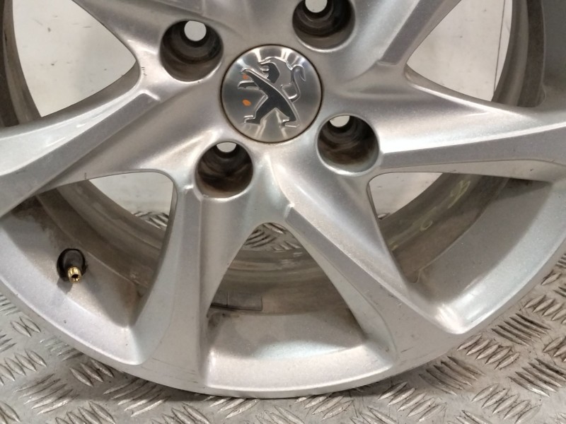 Recambio de llanta para peugeot 208 i (ca_, cc_) 1.2 vti 82 referencia OEM IAM 9673773577  