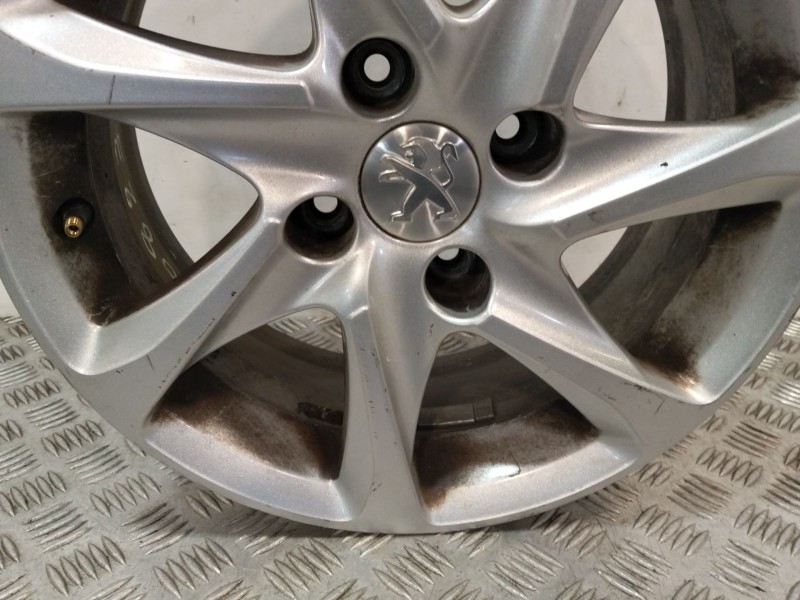 Recambio de llanta para peugeot 208 i (ca_, cc_) 1.2 vti 82 referencia OEM IAM 9673773577  