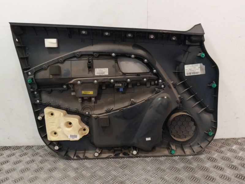Recambio de guarnecido puerta delantera derecha para kia rio iii (ub) 1.25 cvvt referencia OEM IAM 823021W020  