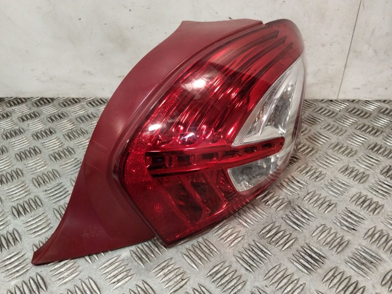 Recambio de piloto trasero derecho para peugeot 208 i (ca_, cc_) 1.2 vti 82 referencia OEM IAM 967262838003  