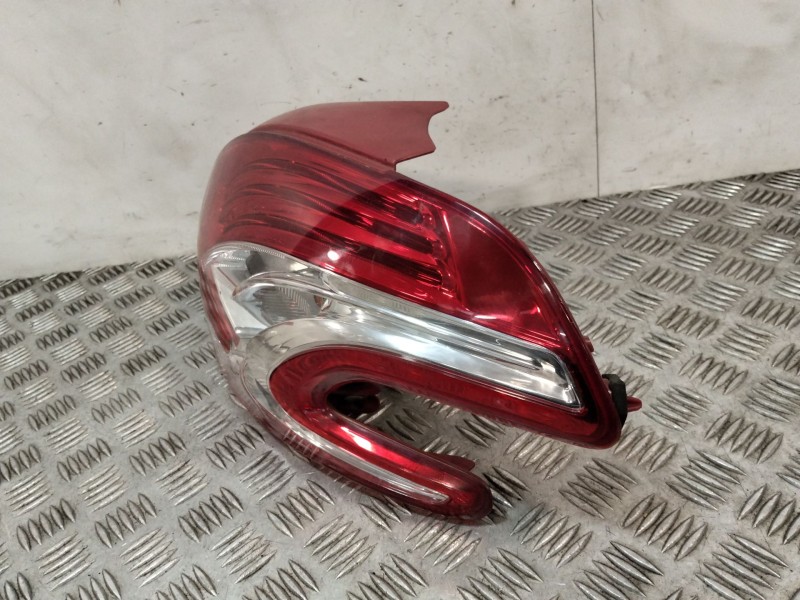 Recambio de piloto trasero derecho para peugeot 208 i (ca_, cc_) 1.2 vti 82 referencia OEM IAM 967262838003  