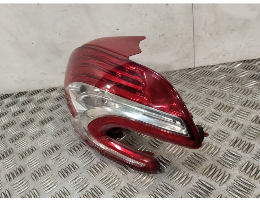 Recambio de piloto trasero derecho para peugeot 208 i (ca_, cc_) 1.2 vti 82 referencia OEM IAM 967262838003  