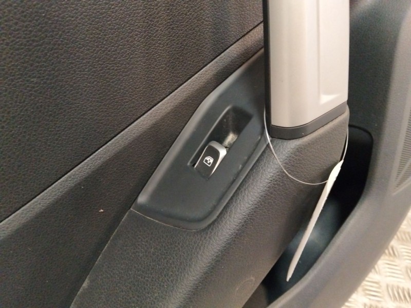 Recambio de guarnecido puerta trasera izquierda para audi q2 (gab, gag) 30 tdi referencia OEM IAM 81A86730324A/81A867377  