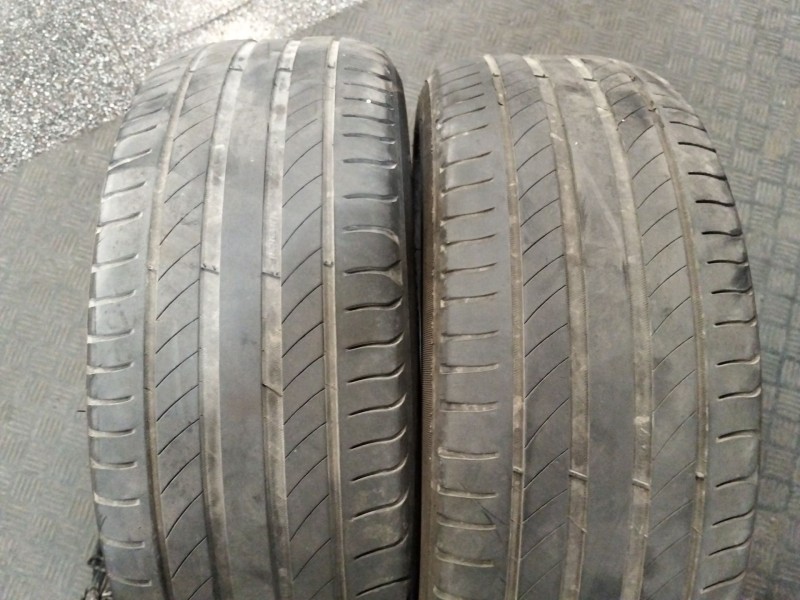 Recambio de neumatico pareja para neumatico neumatico ocasion referencia OEM IAM 205/55/16 91V MICHELIN 