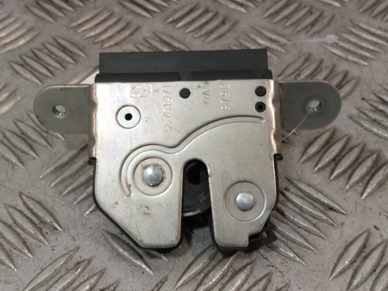 Recambio de cerradura maletero / porton para fiat 500 (312) 500 referencia OEM IAM 55701971  