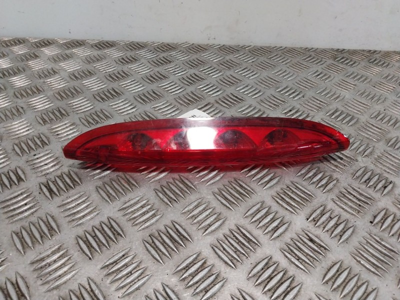Recambio de luz central de freno para volkswagen caddy ocio referencia OEM IAM 2K0945087  