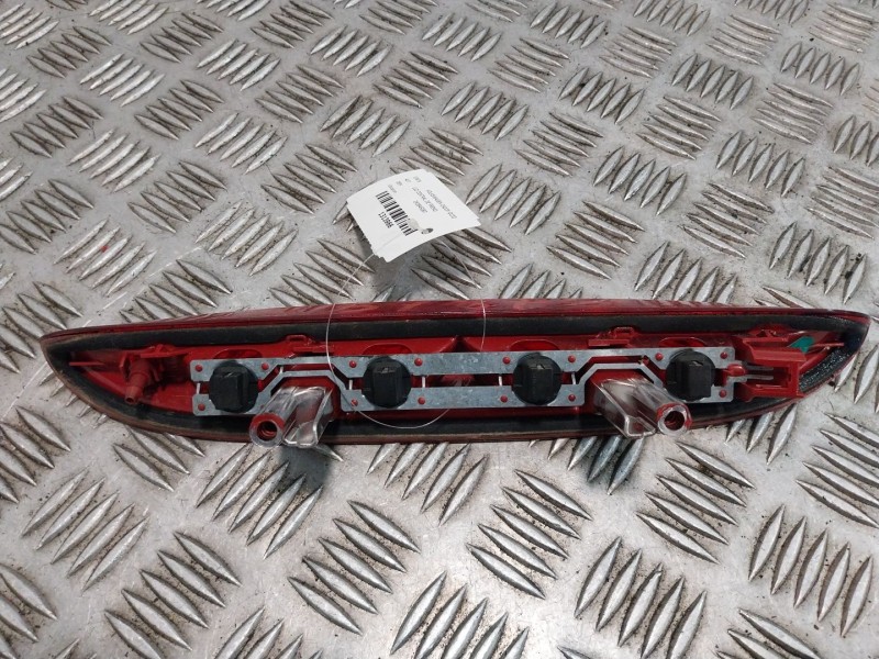 Recambio de luz central de freno para volkswagen caddy ocio referencia OEM IAM 2K0945087  