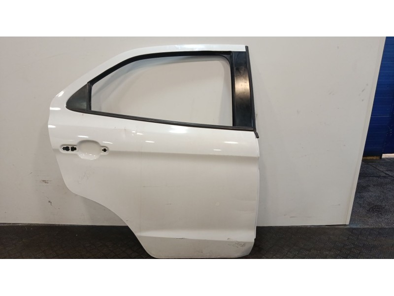 Recambio de puerta delantera derecha para ford ka+ referencia OEM IAM 2026478  