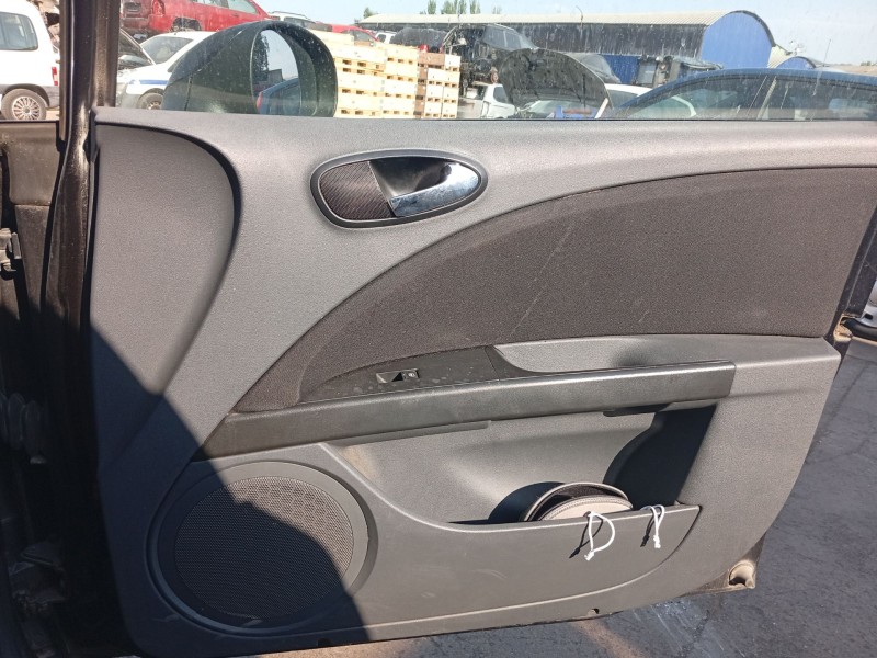 Recambio de guarnecido puerta delantera derecha para seat leon (1p1) 1.9 tdi referencia OEM IAM 1P0867012  