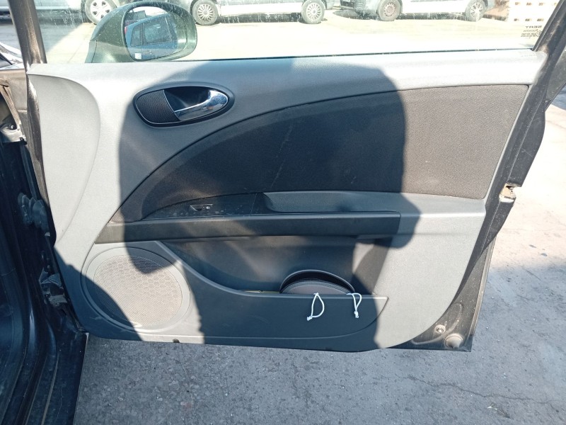 Recambio de elevalunas delantero derecho para seat leon (1p1) 1.9 tdi referencia OEM IAM 1P0837402D  