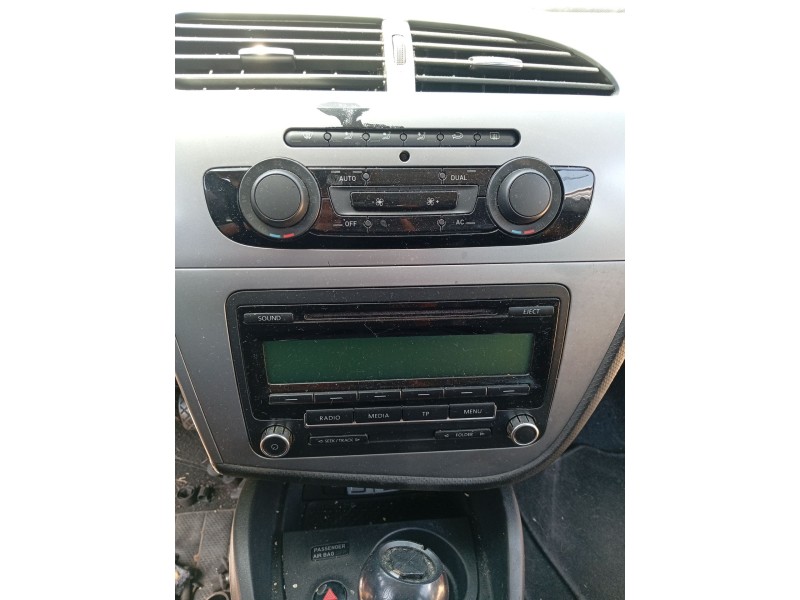 Recambio de sistema audio / radio cd para seat leon (1p1) 1.6 tdi referencia OEM IAM 5P0035186B  