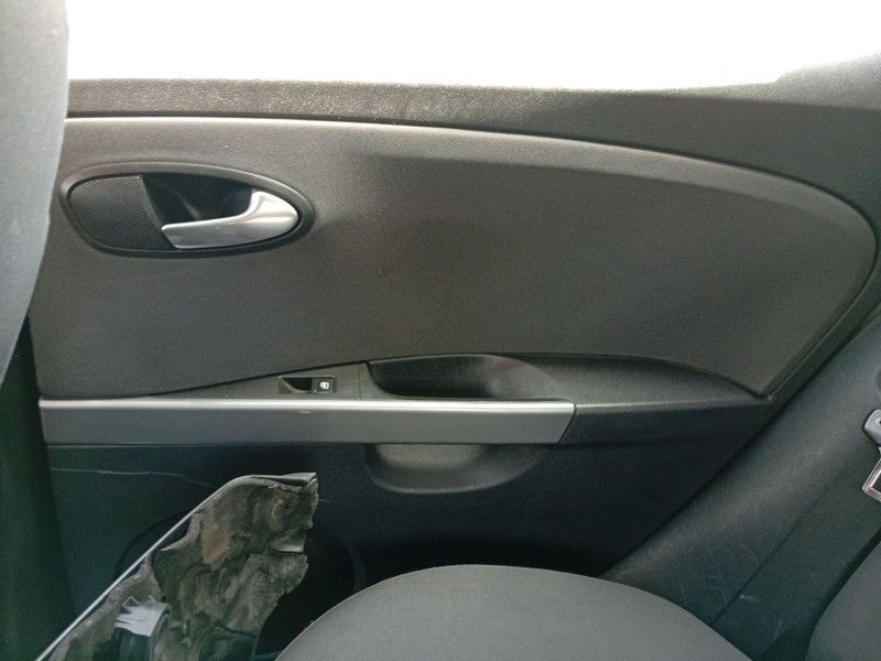 Recambio de guarnecido puerta trasera derecha para seat leon (1p1) 1.6 tdi referencia OEM IAM 1P0867212A  