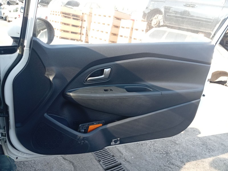 Recambio de guarnecido puerta delantera derecha para kia rio iii (ub) 1.25 cvvt referencia OEM IAM 823021W020  