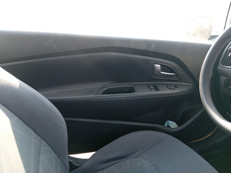 Recambio de guarnecido puerta delantera izquierda para kia rio iii (ub) 1.25 cvvt referencia OEM IAM 823301W010  