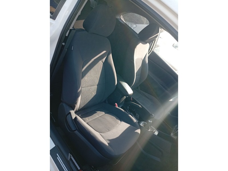 Recambio de asiento delantero derecho para kia rio iii (ub) 1.25 cvvt referencia OEM IAM 882001W100  