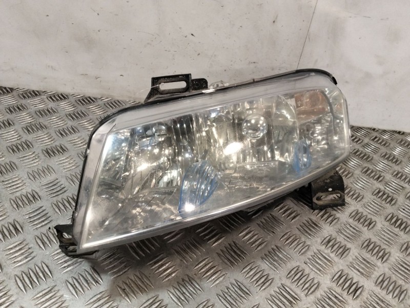 Recambio de faro izquierdo para fiat stilo (192_) 1.6 16v (192_xb1a) referencia OEM IAM 517127120  