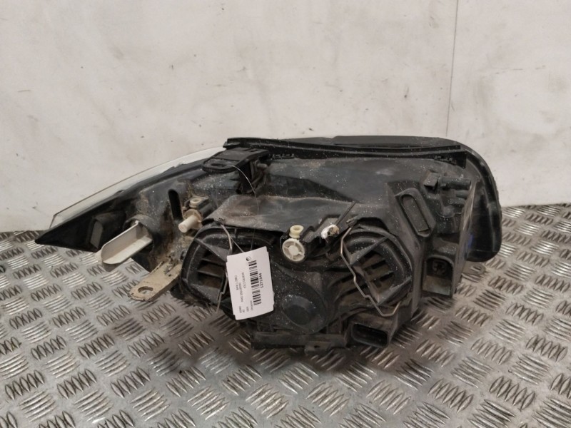 Recambio de faro izquierdo para bmw 1 (e81) 118 d referencia OEM IAM 63117263639  