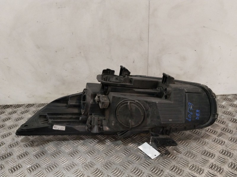 Recambio de faro derecho para kia carens iv 1.7 crdi referencia OEM IAM 92102A4180  