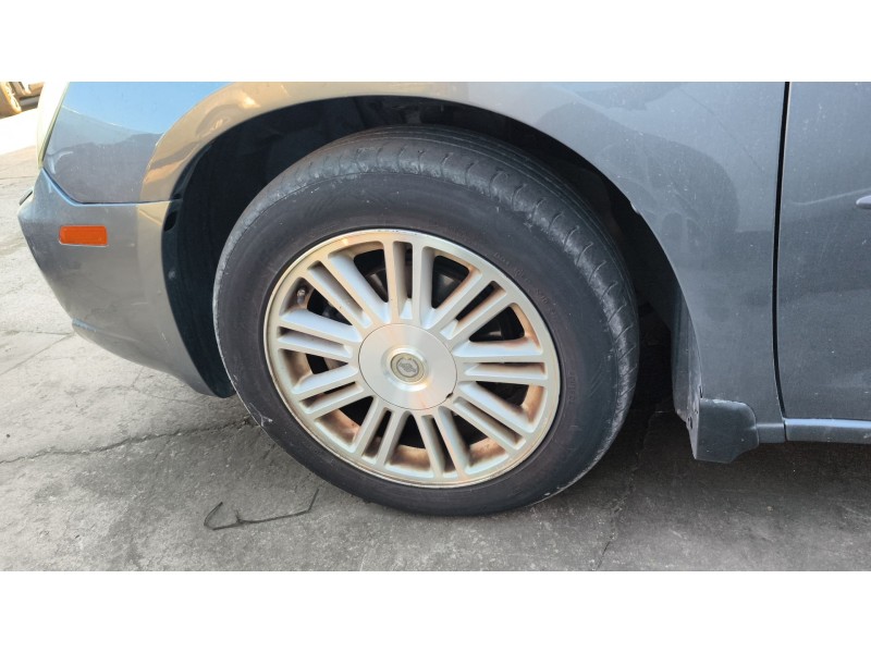 Recambio de paso de rueda delantero izquierdo para chrysler sebring (js) 2.0 crd referencia OEM IAM 04389813AF  