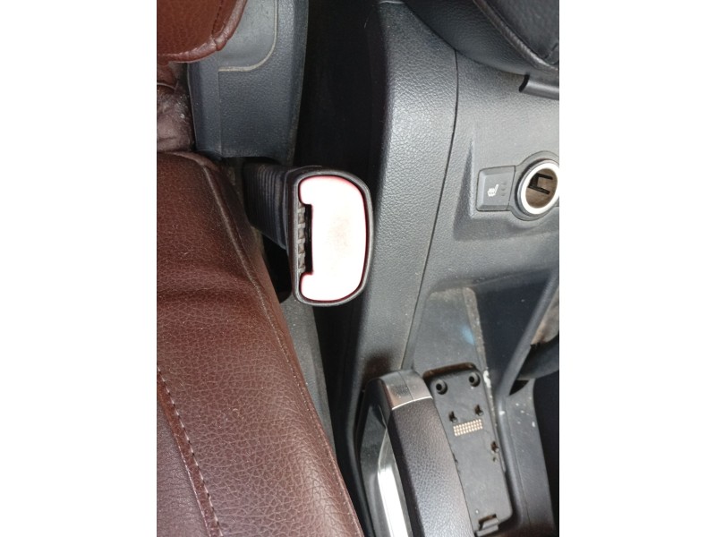 Recambio de enganche cinturon delantero derecho para opel antara a (l07) 2.0 cdti referencia OEM IAM 95382643  