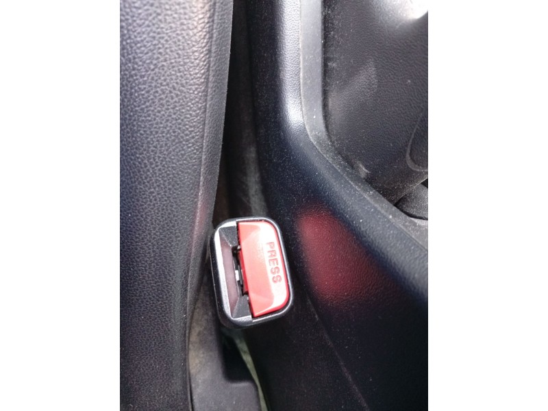 Recambio de enganche cinturon delantero izquierdo para hyundai ix35 (lm, el, elh) 1.7 crdi referencia OEM IAM 1K06885085  