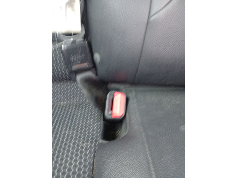 Recambio de enganche cinturon trasero derecho para hyundai ix35 (lm, el, elh) 1.7 crdi referencia OEM IAM 898402Y2009P  