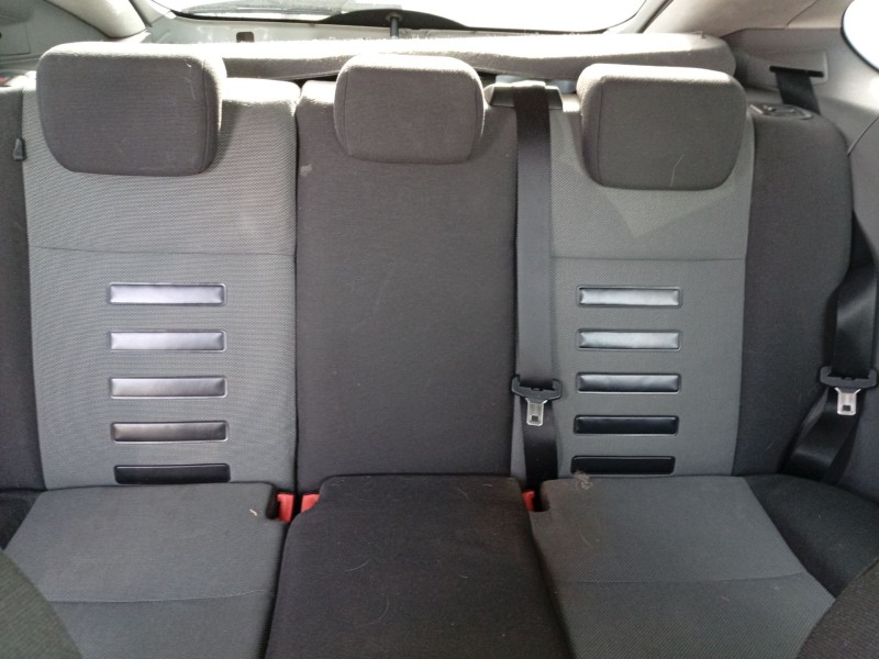Recambio de asientos traseros para ford focus ii (da_, hcp, dp) 1.8 tdci referencia OEM IAM 1368693  