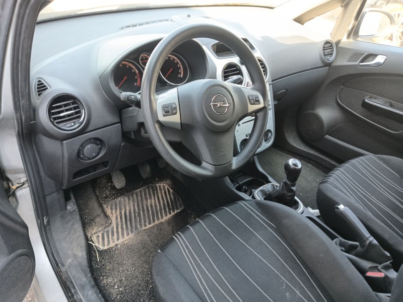 opel corsa d (s07) del año 2009