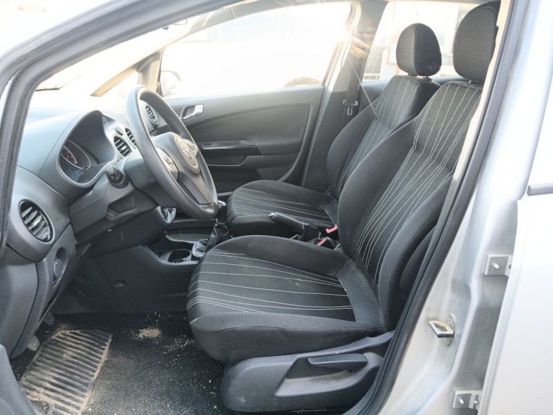 opel corsa d (s07) del año 2009