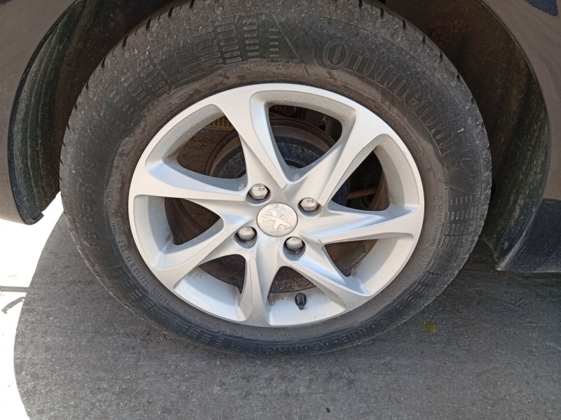 Recambio de mangueta trasera derecha para peugeot 208 i (ca_, cc_) 1.2 vti 82 referencia OEM IAM 517633  