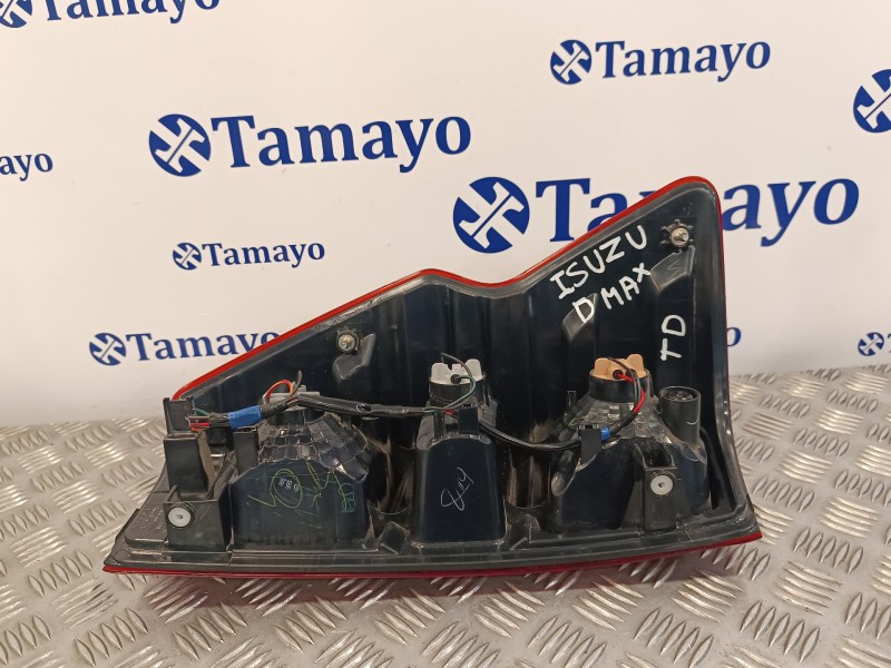 Recambio de piloto trasero derecho para isuzu d-max 1.9 turbodiesel referencia OEM IAM 2208R008  