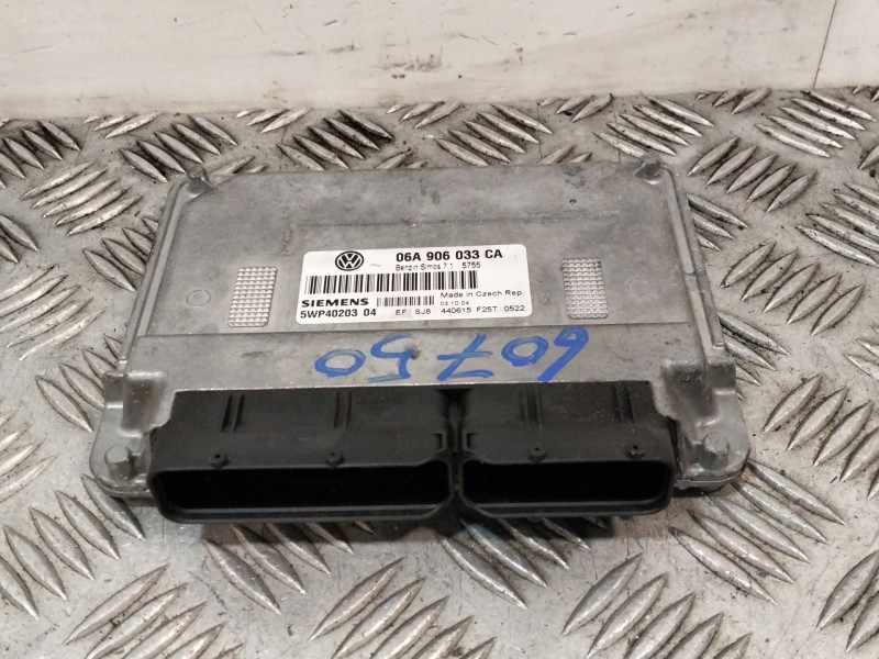 Recambio de centralita motor uce para volkswagen golf v (1k1) 1.6 referencia OEM IAM 06A906033CA  