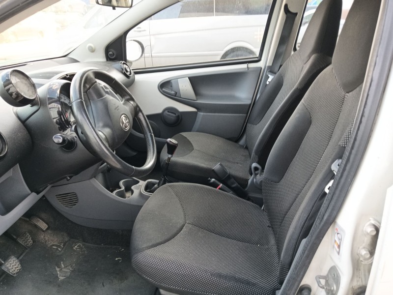 toyota aygo (_b1_) del año 2011