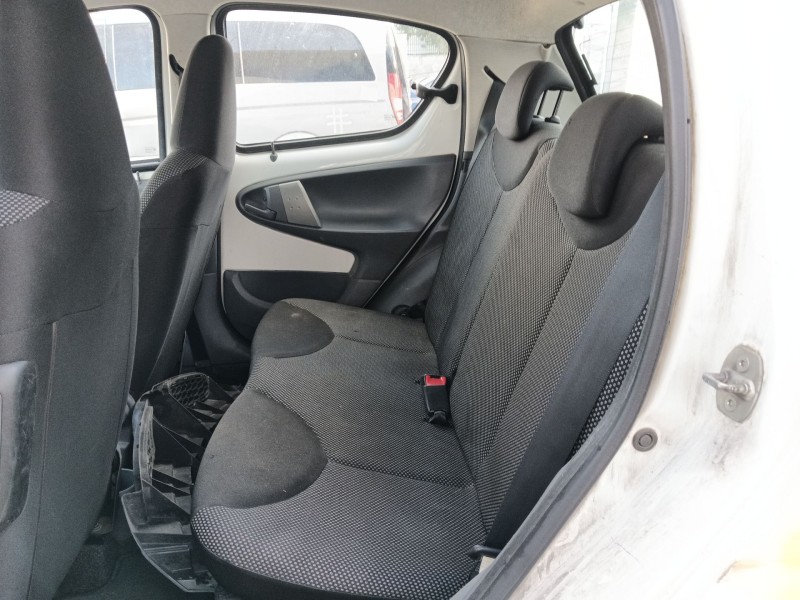 toyota aygo (_b1_) del año 2011