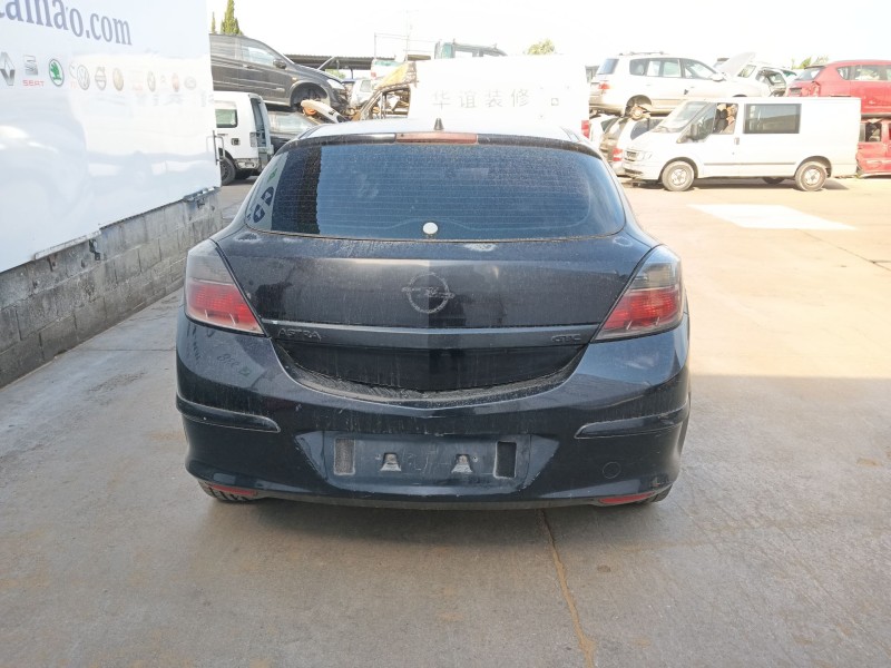 opel astra h gtc (a04) del año 2007