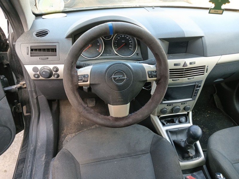 opel astra h gtc (a04) del año 2007