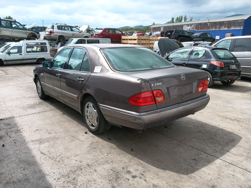 mercedes-benz clase e (w210) del año 1998