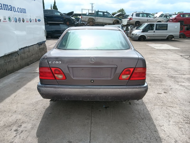 mercedes-benz clase e (w210) del año 1998