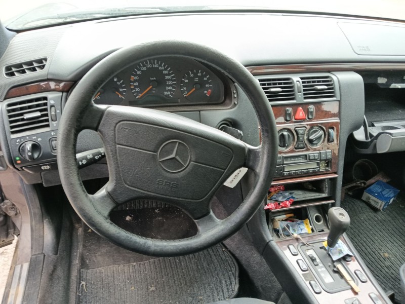 mercedes-benz clase e (w210) del año 1998