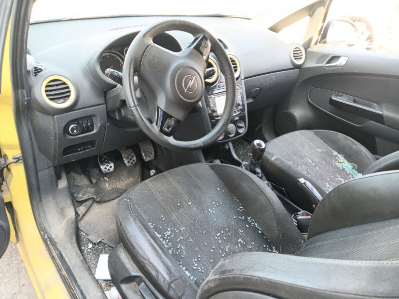 opel corsa d (s07) del año 2014