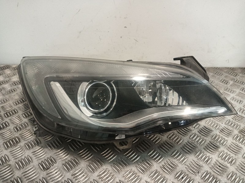 Recambio de faro derecho para opel astra j (p10) 1.7 cdti (68) referencia OEM IAM 13365291 1ZT010012 