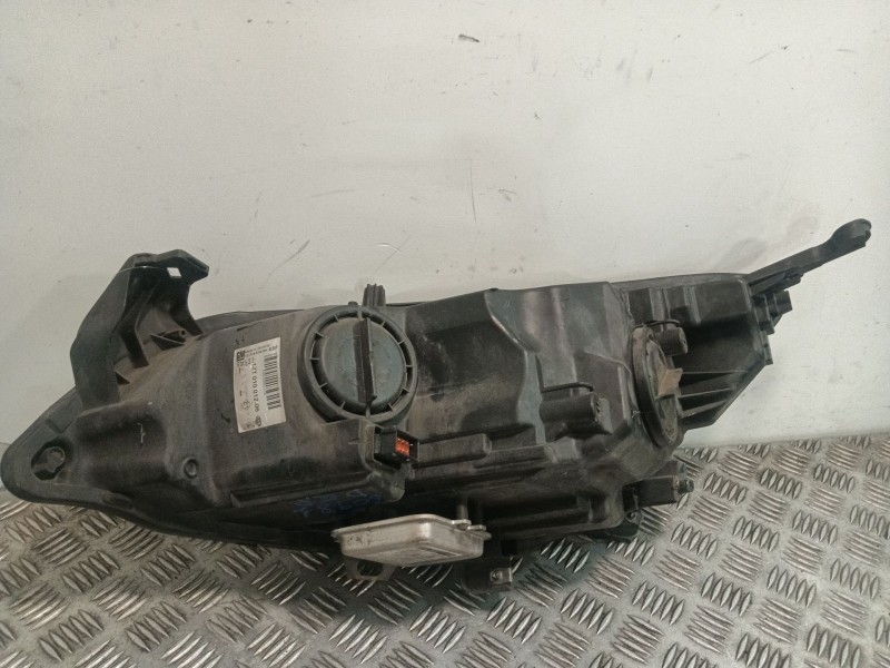 Recambio de faro derecho para opel astra j (p10) 1.7 cdti (68) referencia OEM IAM 13365291 1ZT010012 