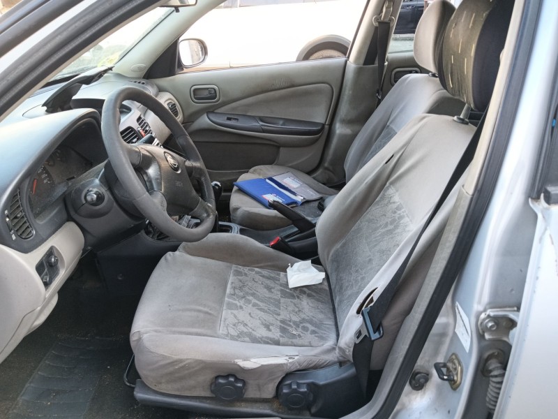 nissan almera ii (n16) del año 2002